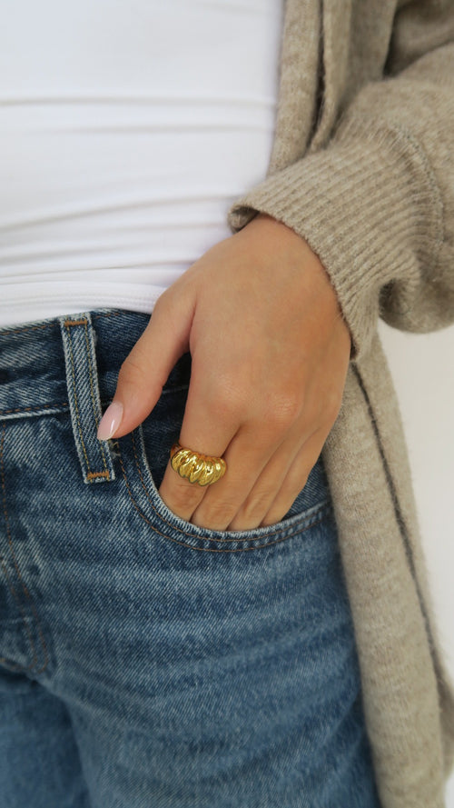 Scalloped Ring